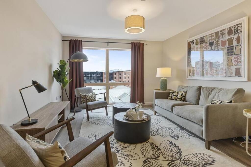 Belfast City Centre, Sleeps 6 ภายนอก รูปภาพ